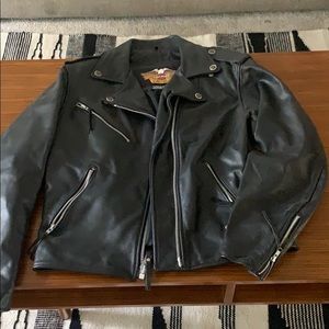 Harley Davidson leather jacket size M